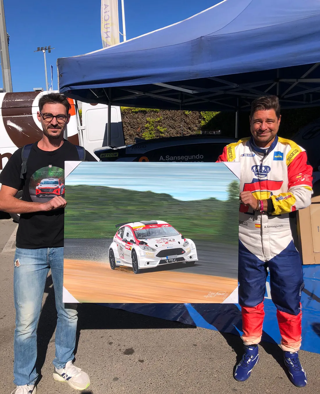 Piloto con pintura personalizada Ford Fiesta R5 del artista